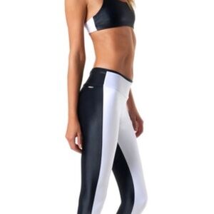 Koral color block  Black and White  Legging medium